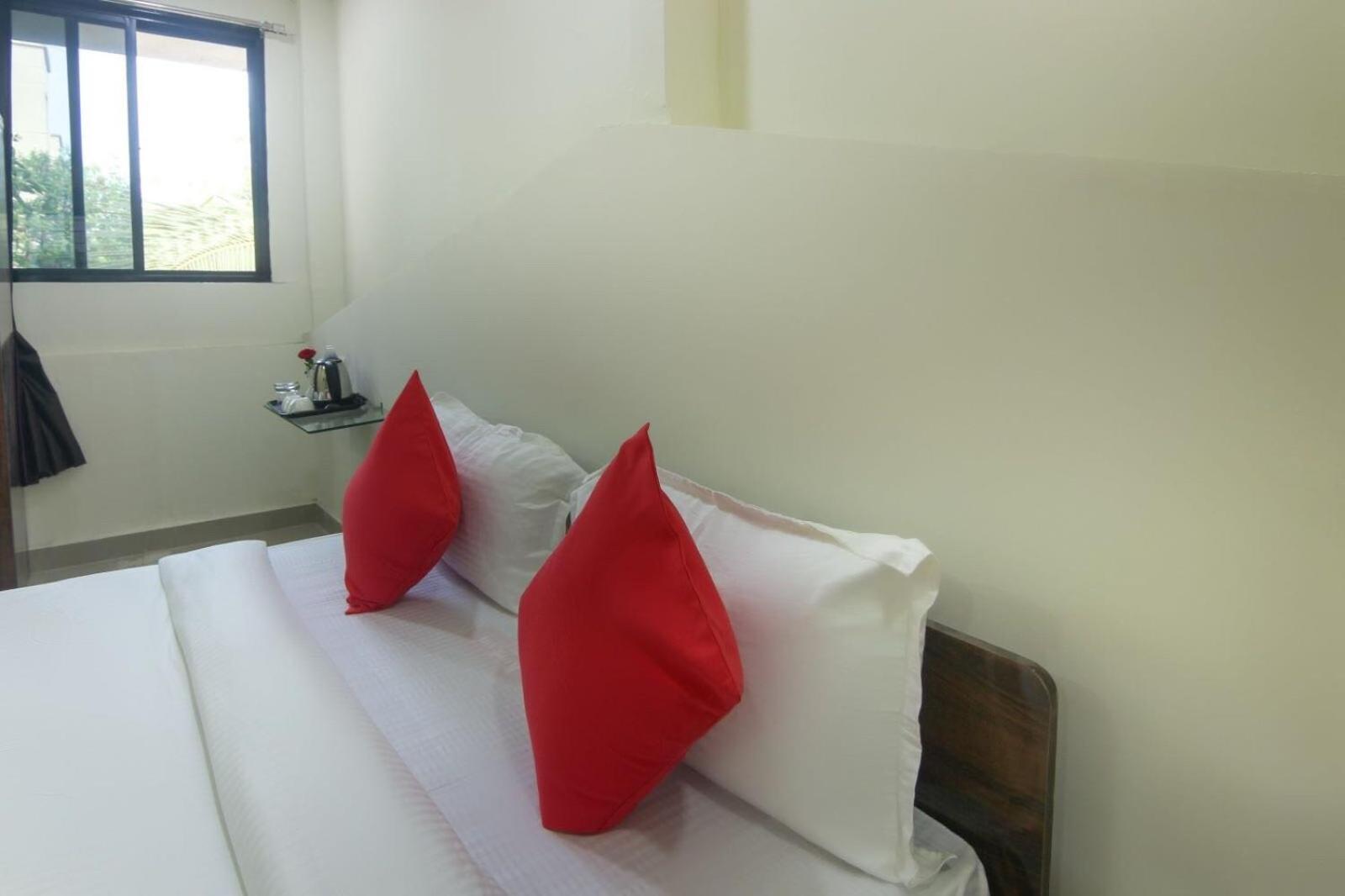 Hotel O Felicita Airport *